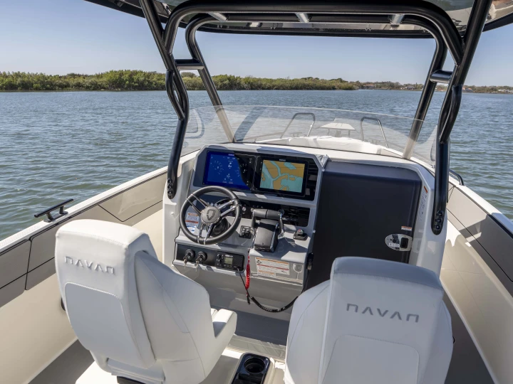 Noleggio Barca a motore Navan con patente nautica