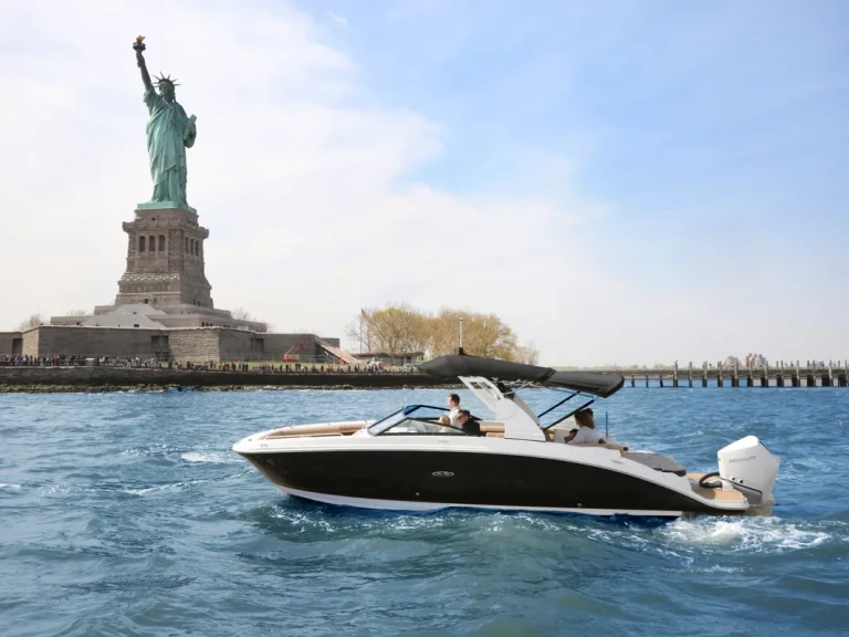 Noleggio Barca a motore a New York (Citta) – Sea Ray Sea Ray 270 SDX