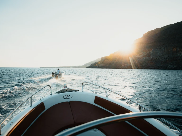 Noleggio Barca a motore con o senza skipper Poseidon a Órmos Makry-Gialoú