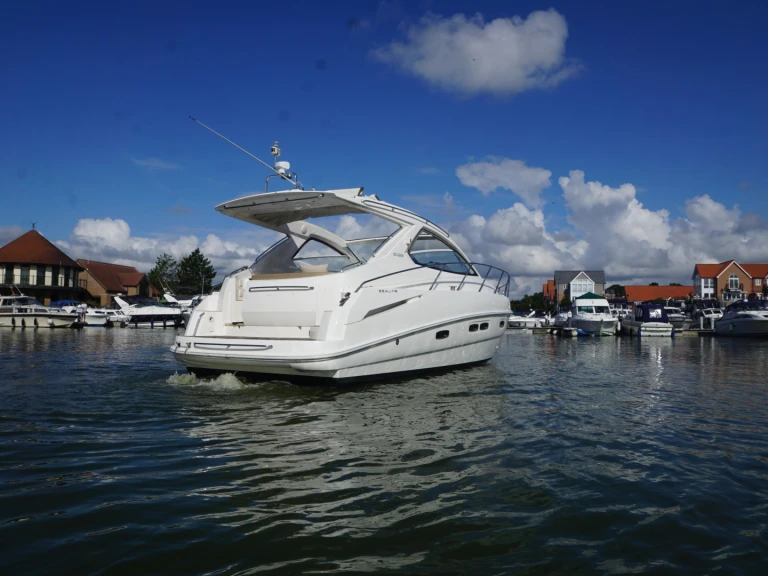 Noleggio Barca a motore con o senza skipper Sealine a Cannes