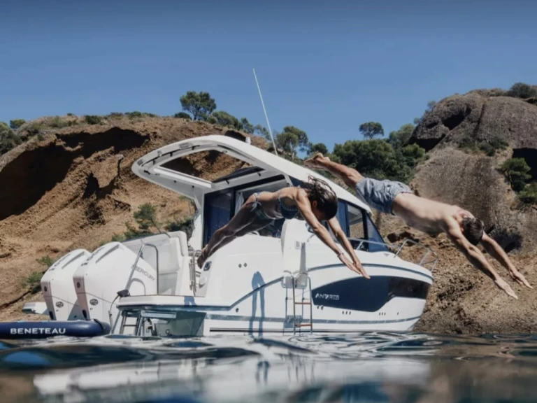 Noleggio Barca a motore con o senza skipper Bénéteau a Napoli