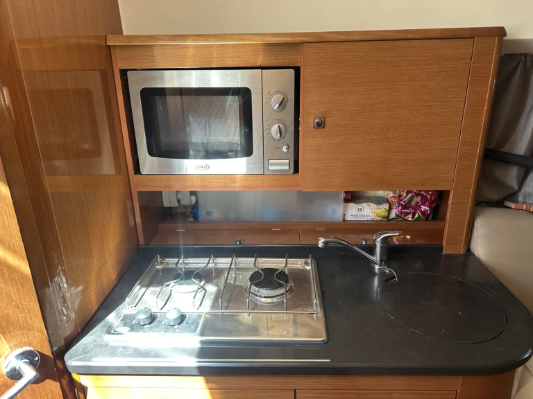 Noleggio a Mandelieu-la-Napoule – Jeanneau Leader 8 su SamBoat