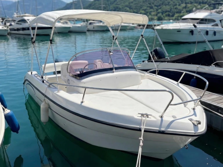 Noleggio barche Everset EVEREST SUNDECK 584 a Aix-les-Bains su Samboat