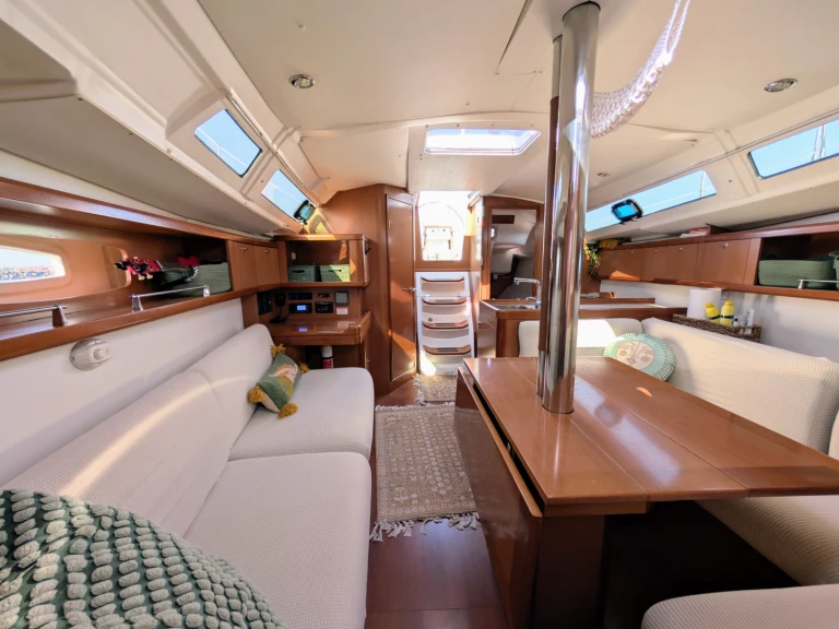 Noleggio Barca a vela Bénéteau con patente nautica