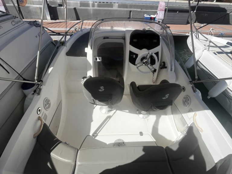 Noleggio a Sitges – Zodiac Medline 2  su SamBoat