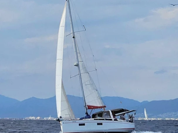 Noleggio barche Bénéteau Oceanis 38.1 a l'Escala su Samboat