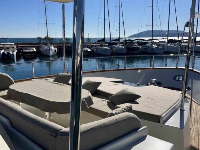 Noleggio Yacht di lusso a Salerno – Falcon Falcon 80 Fly