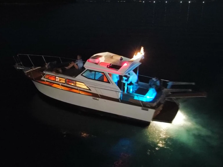 Noleggio Barca a motore Chris Craft con patente nautica