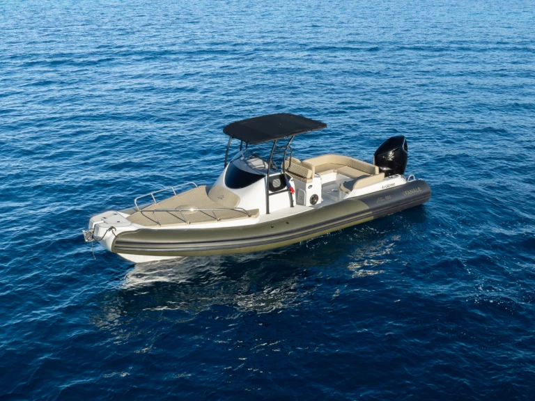 Noleggio Gommone Fanale marine  con patente nautica
