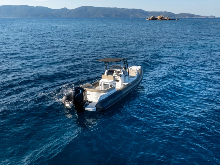 Fanale marine  ALTORE 900 CABINE da affittare a  Porto Pollo