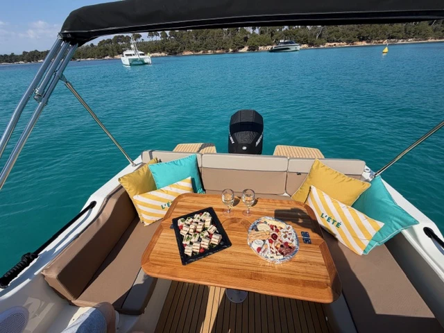 Noleggio barche Mandelieu-la-Napoule economico Activ 755 Sundeck