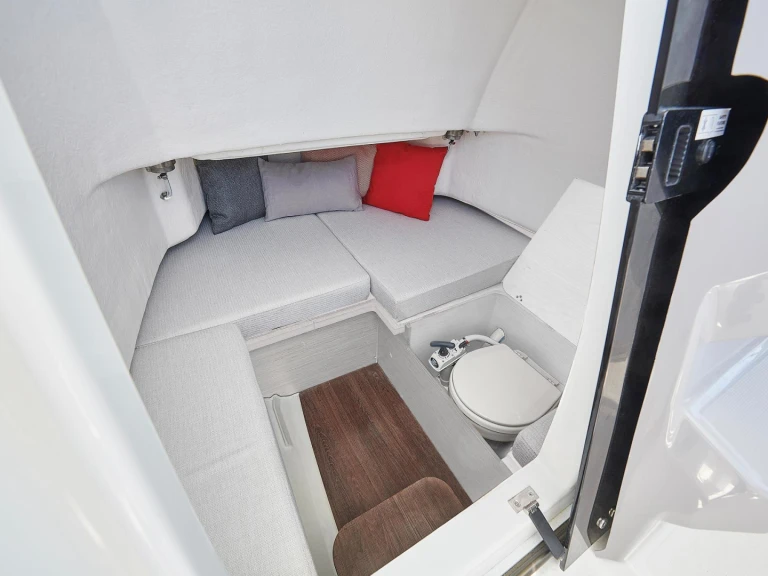 Jeanneau Cap Camarat 7.5 CC da affittare a  Rapallo