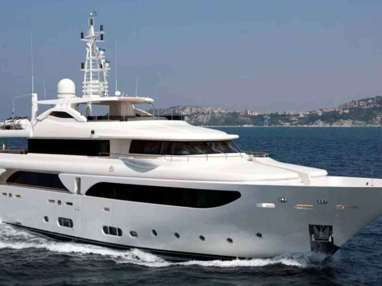 Noleggio Yacht di lusso CRN Ancona con patente nautica