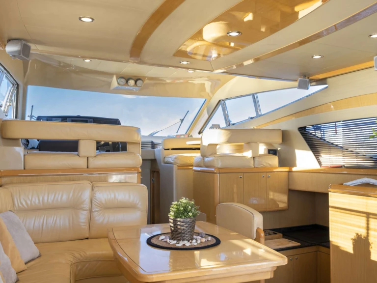 Noleggio barche Ferretti ARABELLA a Mykonos (Isola) su Samboat