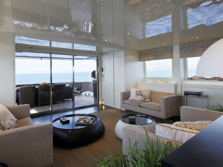Noleggio Yacht di lusso Admiral - It con patente nautica