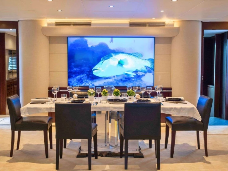 Noleggio Yacht di lusso Cantieri di Pisa, Italy con patente nautica