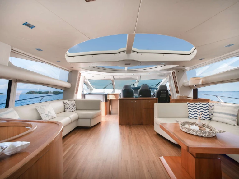 Noleggio barche Sunseeker PHOENIX a Gouviá su Samboat