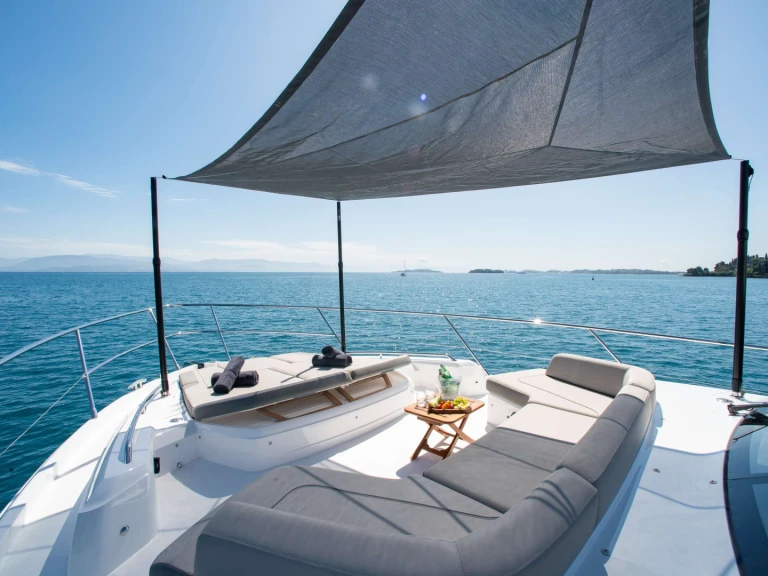 Noleggiare una Princess, UK FAR &amp; AWAY a Gouviá