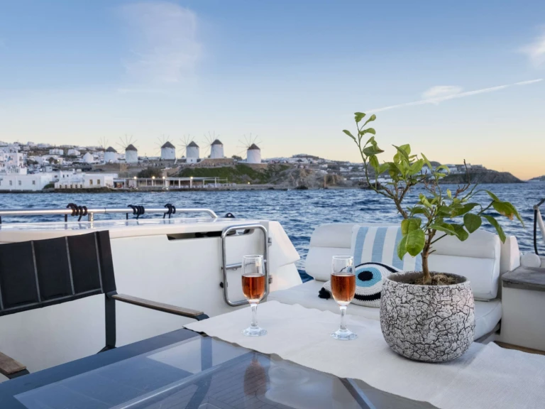 Noleggio Yacht di lusso a Mykonos (Isola) – Ferretti ARABELLA