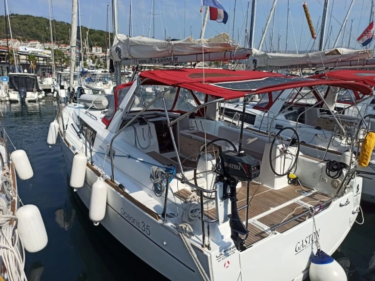 Noleggiare una Bénéteau Oceanis 35 a Spalato