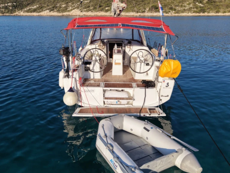 Noleggio barche Bénéteau Oceanis 35 a Spalato su Samboat