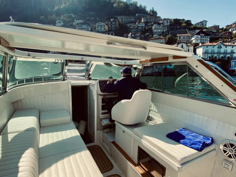 Barca a motore a noleggio a Como (Citta) al miglior prezzo