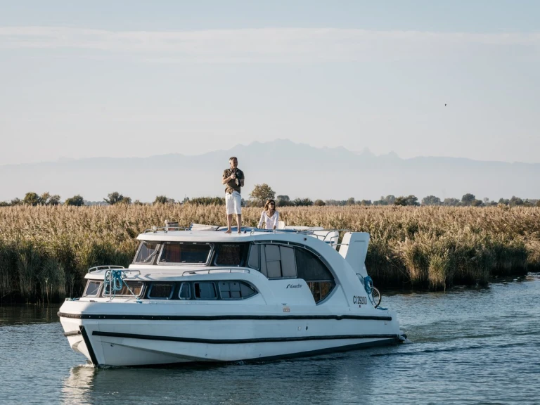 Noleggio Yacht di lusso a Casale sul Sile – Houseboat Holidays Italia S.R.L. Minuetto 6