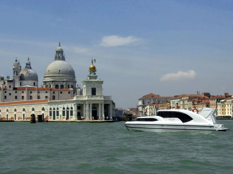 Noleggio barche Houseboat Holidays Italia S.R.L. Minuetto 6 a Casale sul Sile su Samboat