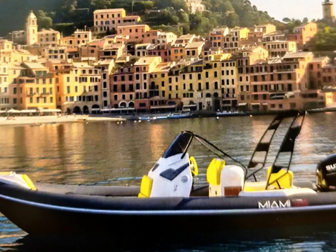 Noleggiare una bluerib Miami23 a Chiavari