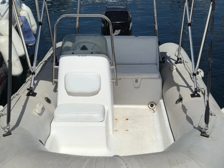 Zodiac International da affittare a  Toulon