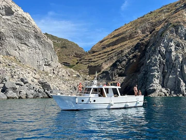 Noleggio barche Custom Gozzo42 a Porto di Forio su Samboat