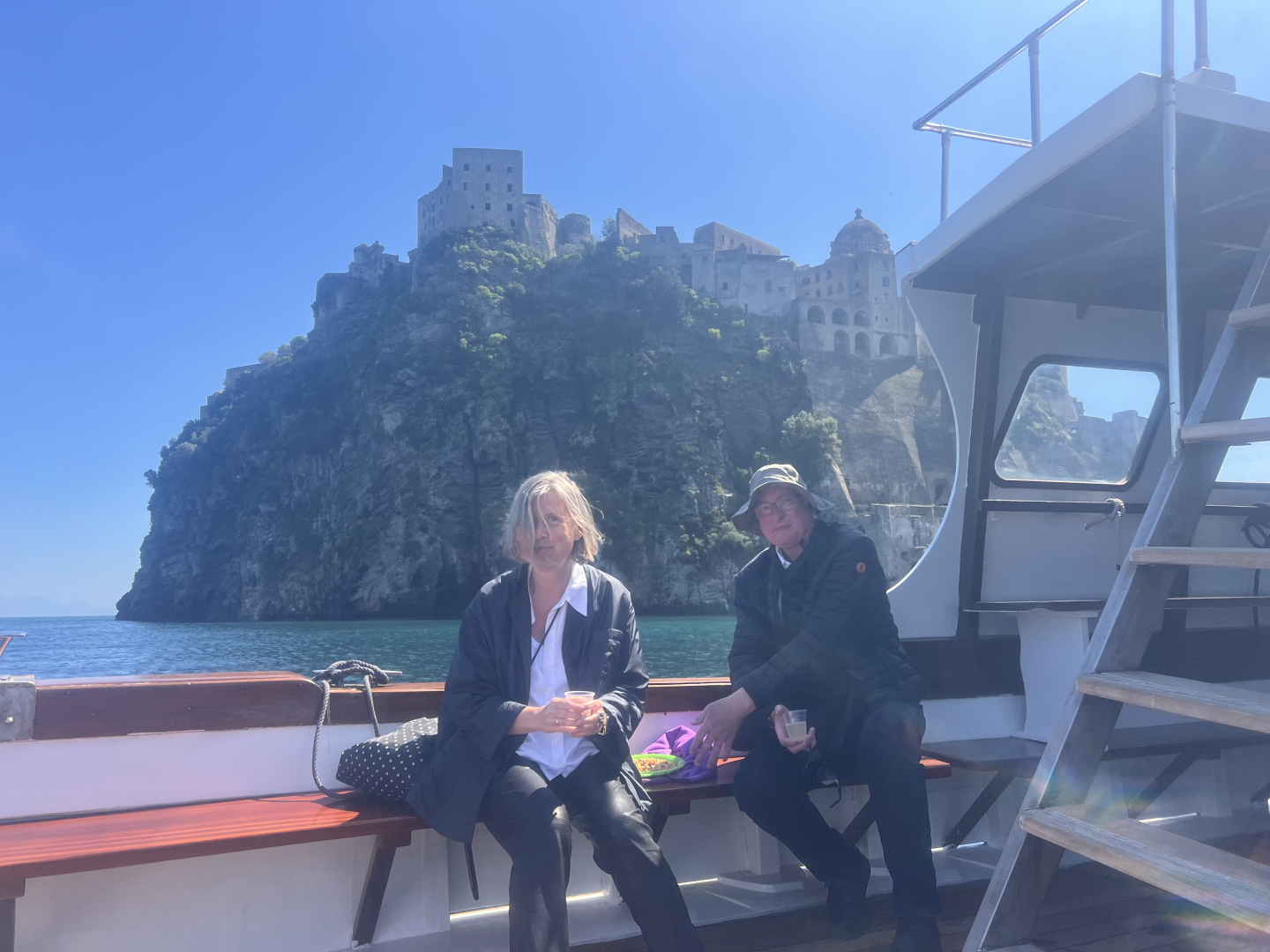 Barca a motore a noleggio a Porto di Forio al miglior prezzo