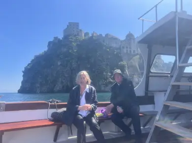 Barca a motore a noleggio a Porto di Forio al miglior prezzo