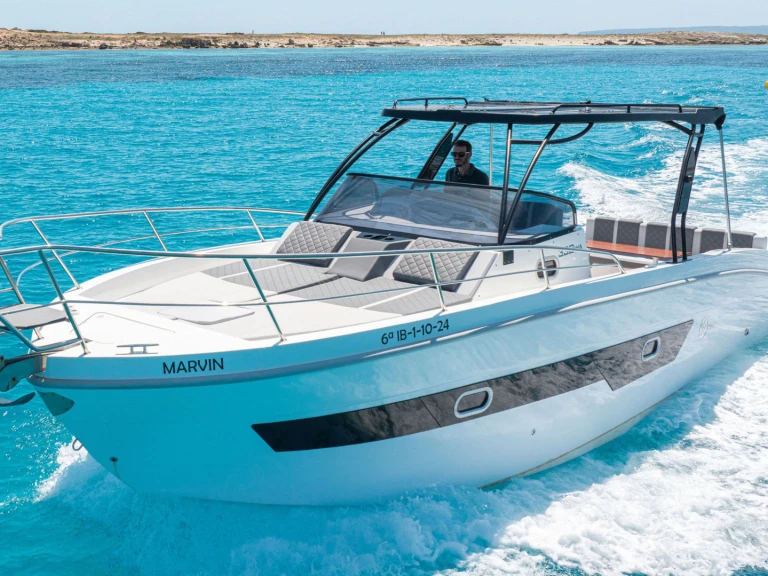 Noleggiare una Saver 330 WA a Ibiza Town