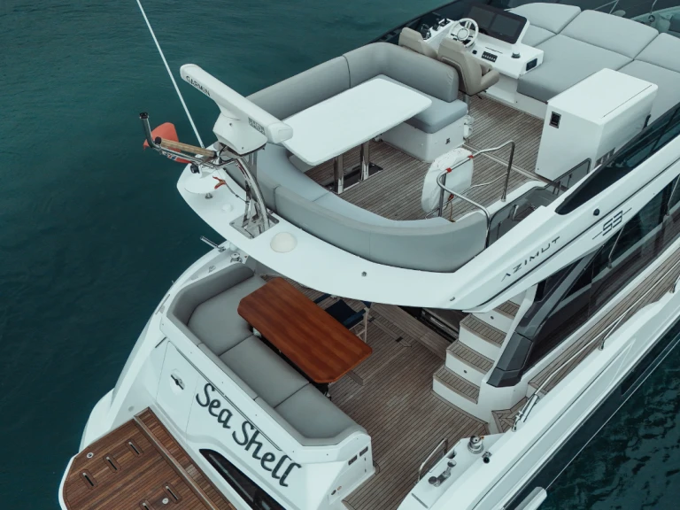 Noleggio Barca a motore Azimut con patente nautica