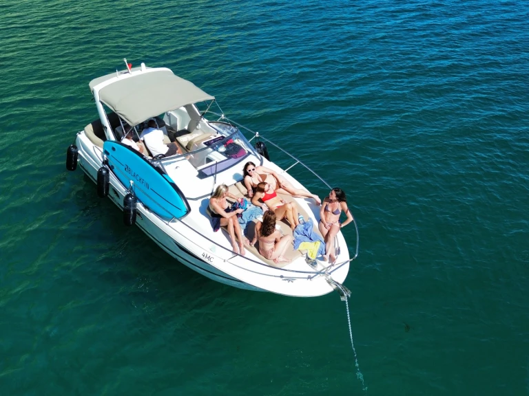 Barca a motore a noleggio a Marina de Tróia al miglior prezzo