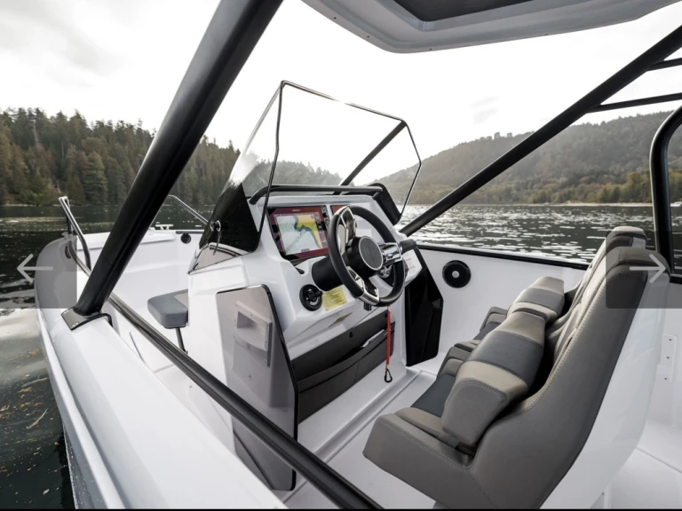 Noleggio Barca a motore Axopar con patente nautica