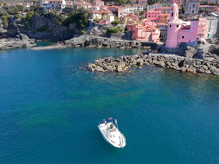 Noleggio a La Spezia – Boston Whaler Boston Whaler 220 Dauntless su SamBoat