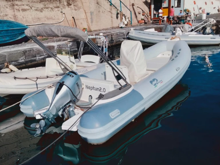 Noleggio Gommone con o senza skipper op marine a Sorrento