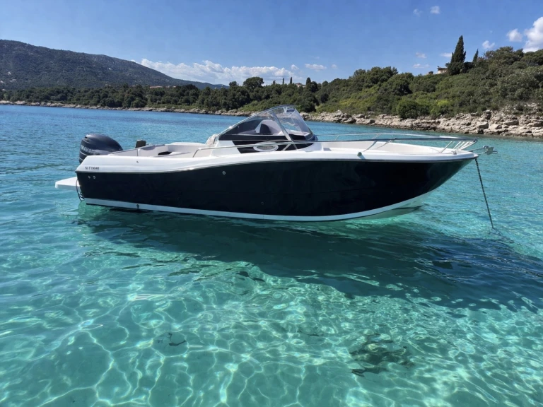 Noleggio Barca a motore Pacific Craft con patente nautica