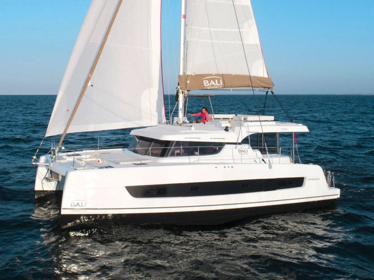Catamarano a noleggio a Portisco al miglior prezzo