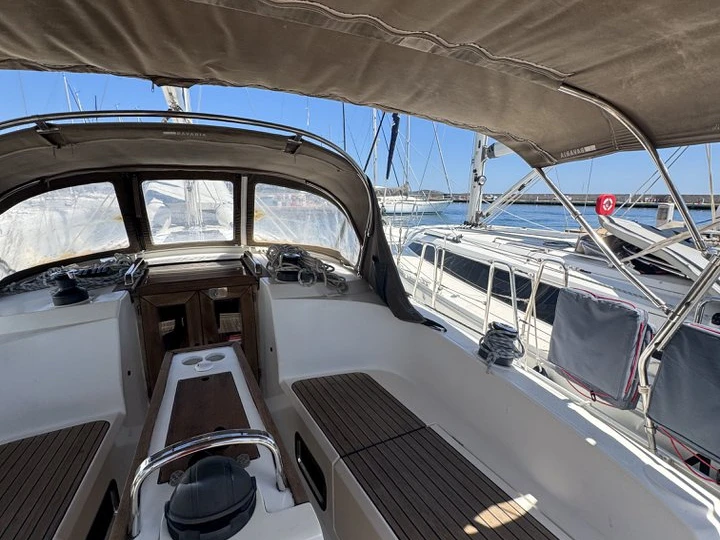 Noleggio barche Punta Ala economico Cruiser 37