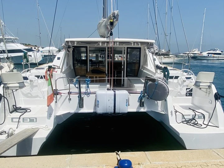 Noleggiare una C-CATAMARANS C Cat 37 a Portisco