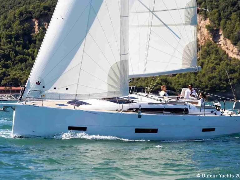 Noleggio Barca a vela a Rodi Garganico – Dufour Dufour 430