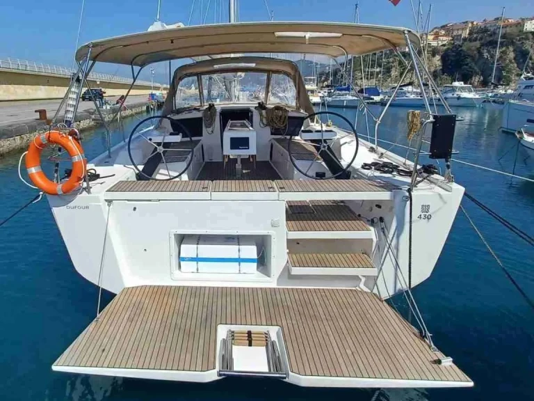 Noleggio barche Dufour Dufour 430 a Rodi Garganico su Samboat