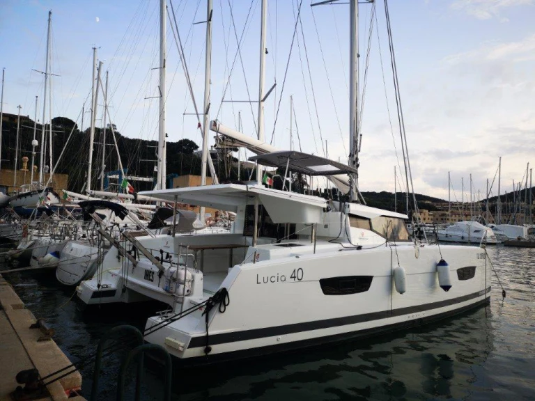 Noleggio Catamarano a Portisco – Fountaine Pajot Lucia 40