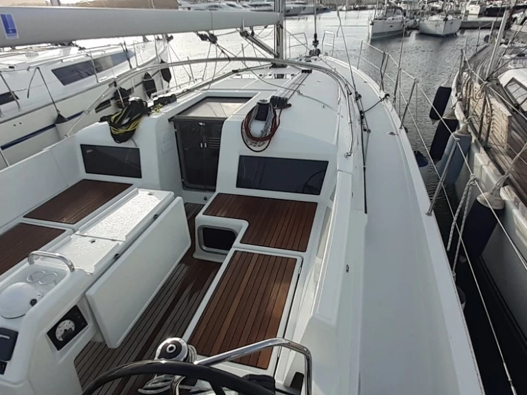 Barca a vela a noleggio a Portisco al miglior prezzo