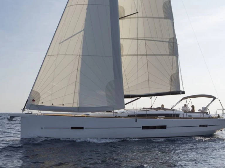 Noleggiare una Dufour Dufour 520 Grand Large a Milazzo