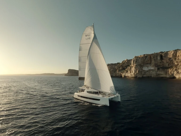 Noleggio Catamarano Bali con patente nautica