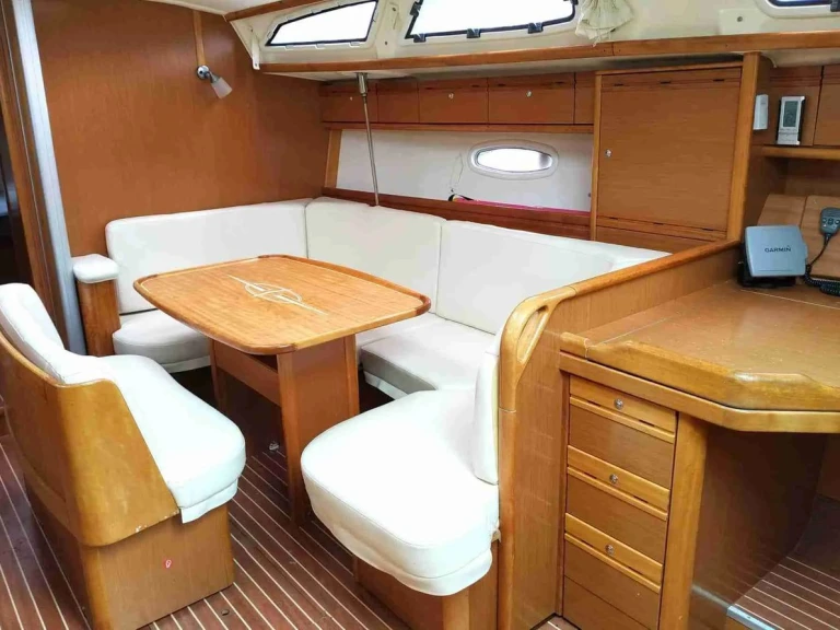 Bavaria Cruiser 40 da affittare a  Rodi Garganico